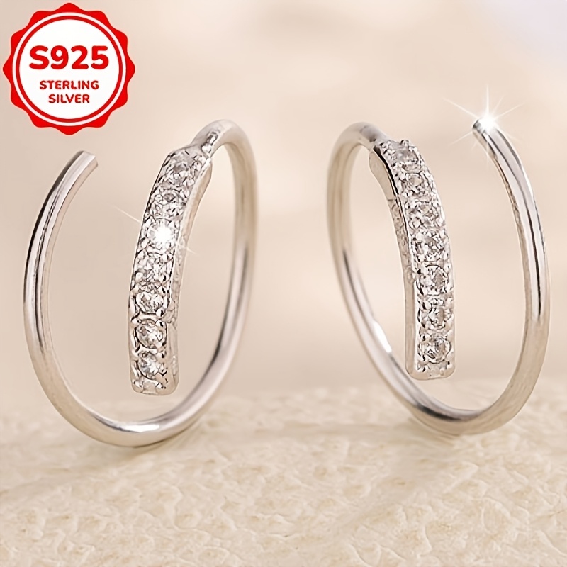2pcs Women's S925 Silver Spiral Zirconia Stud Earrings